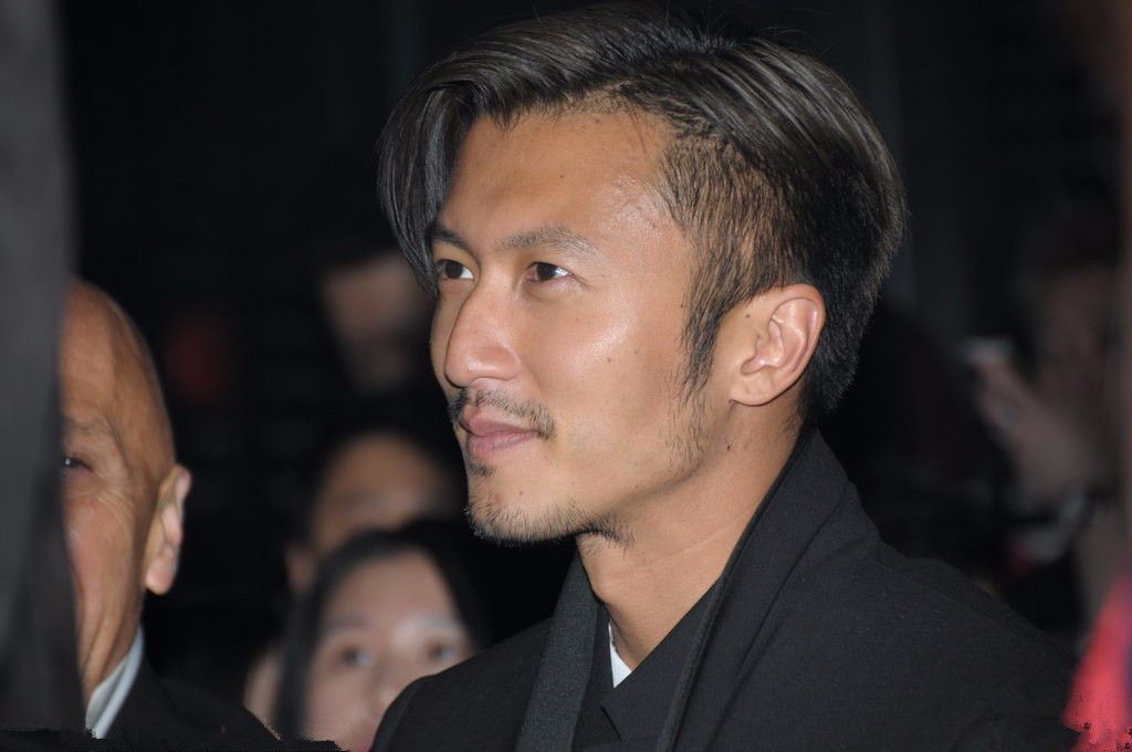 谢霆锋38岁为了护肤从不化妆,暗嘲小鲜肉"应该有男孩的样子"