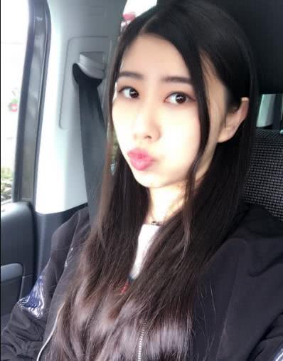 揭秘221cm张兆旭与妻子相差68cm穿上高跟鞋只来到丈夫胸口