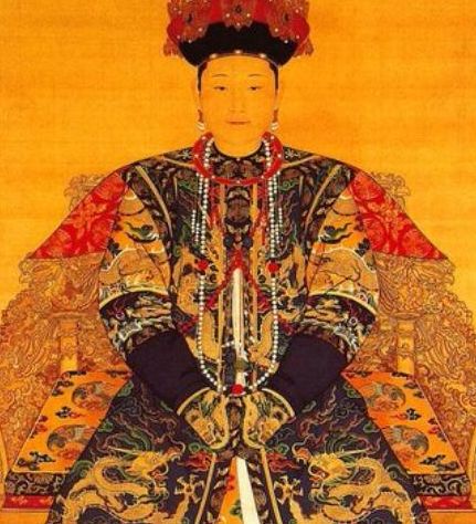 清朝8位皇后朝服像甄嬛霸气令妃端庄慈禧惊艳了我