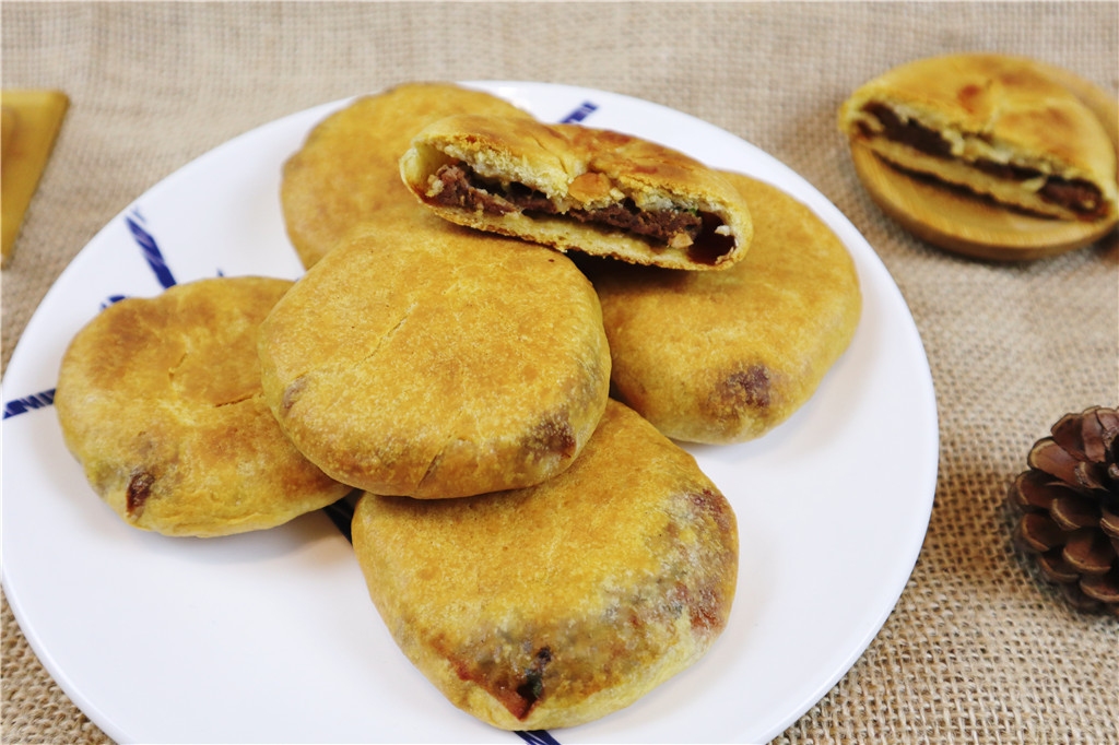 一碗面粉,做出家人最爱吃的牛肉饼,外酥里香,比油条好吃