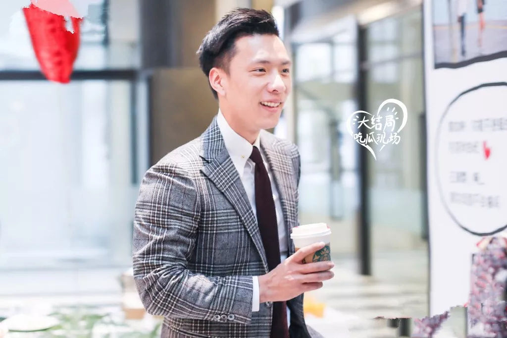 心动的信号向天歌与刘泽煊没在一起和周游街头亲昵被拍到