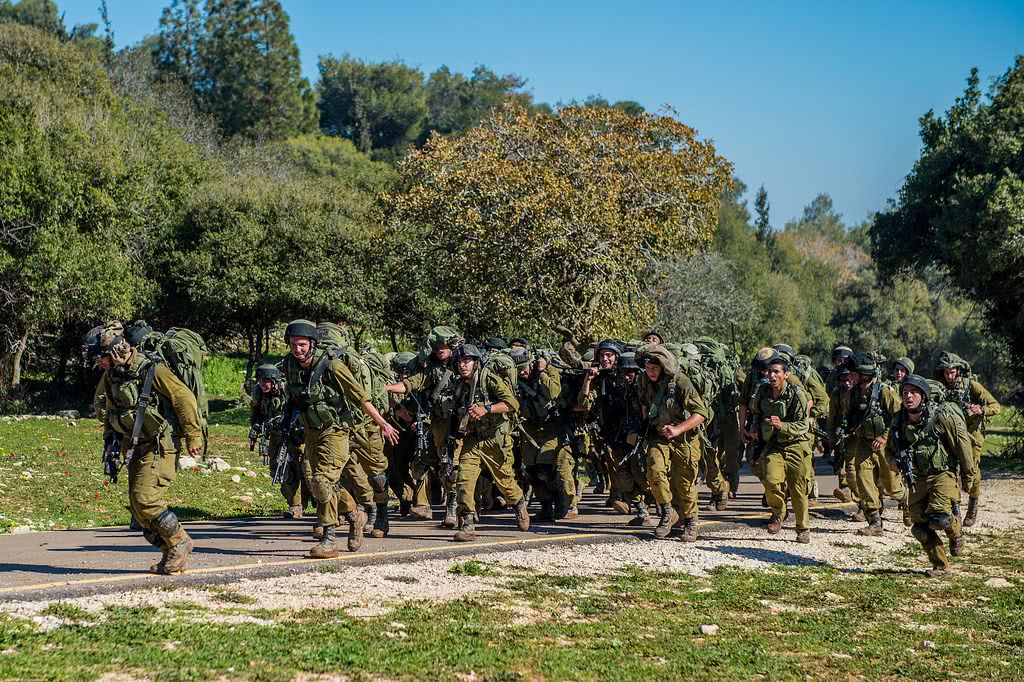 以色列装甲师火力够猛:一天炸毁七个前沿哨所 称战力不比空军差