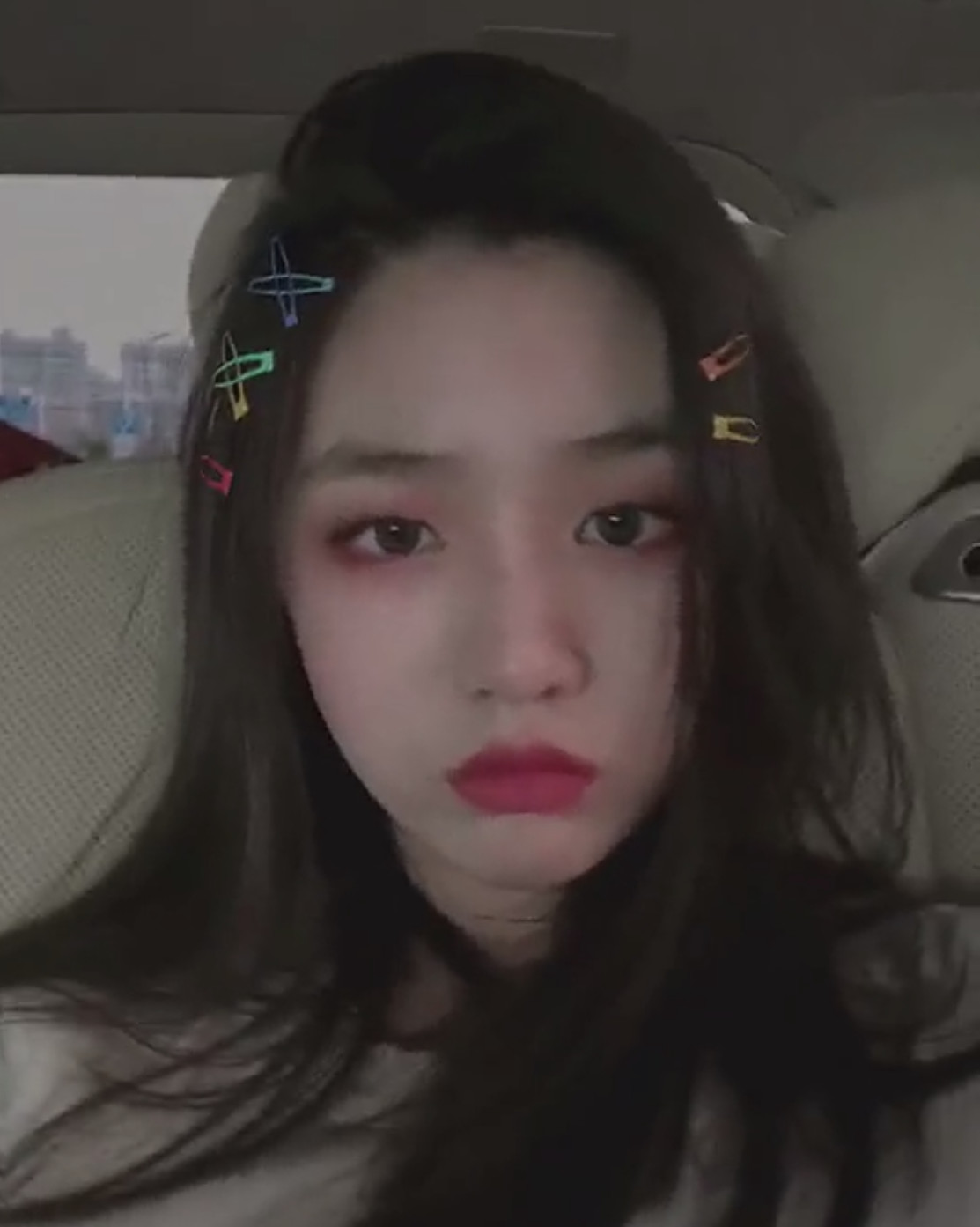 章子怡继女"小苹果"新照曝光,只有13岁的她成熟漂亮撞脸林允|汪曼熙