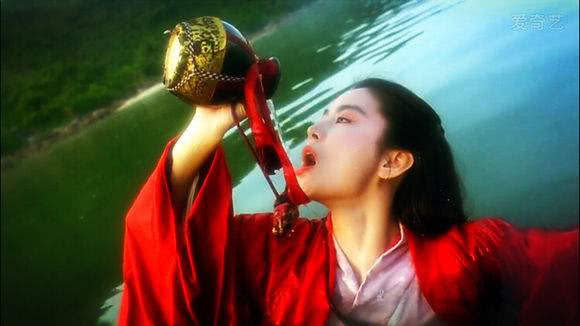 美人独酌饮酒图:杨幂赵丽颖哀伤,唐嫣风情万种,林青霞经典无双