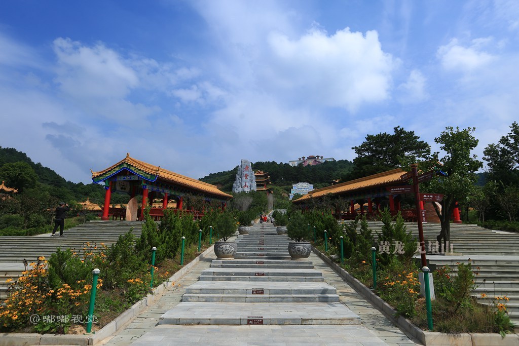 陕西黄龙县有座无量之山古名仙鹤山以群鹤绕山旋飞而得名