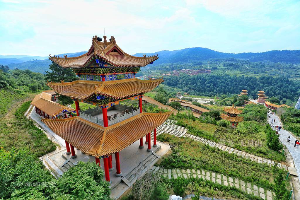 陕西黄龙县有座无量之山古名仙鹤山以群鹤绕山旋飞而得名