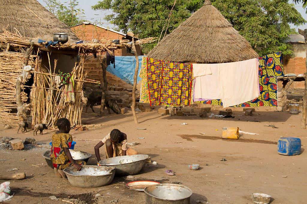 非洲农村就是脏乱差?中国小伙拍的这张图片,让你看清非洲另一面