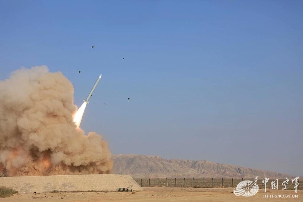 空军地空导弹部队红旗22高清图首曝光,发射方式与红旗9大不同