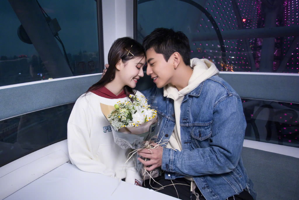 林允谈与王大陆拍《一吻定情》片场趣事,俩人翻墙去买零食,超皮