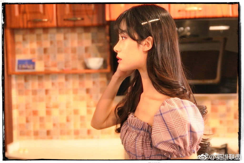 颜值担当主持解说,只有一个男人上榜|英雄联盟|苏小妍|骆歆_新浪新闻