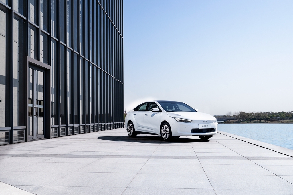 东半球"最好的"电动汽车几何a 是如何诠释空间美的?