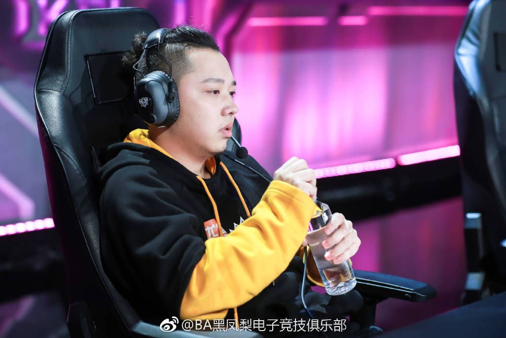 kpl:ba黑凤梨战胜topm终结七连败 献祭流雅典娜打出新高度