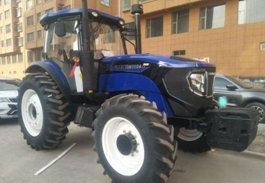 想上手一台2004拖拉机,农民朋友称:这三款不知道哪个好?