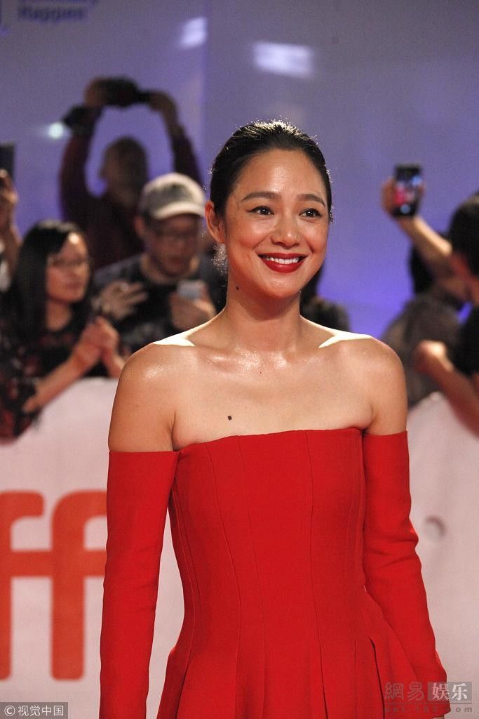 姜文周韵未修图曝光,年龄反而成最大的魅力!比某些导演真实多了