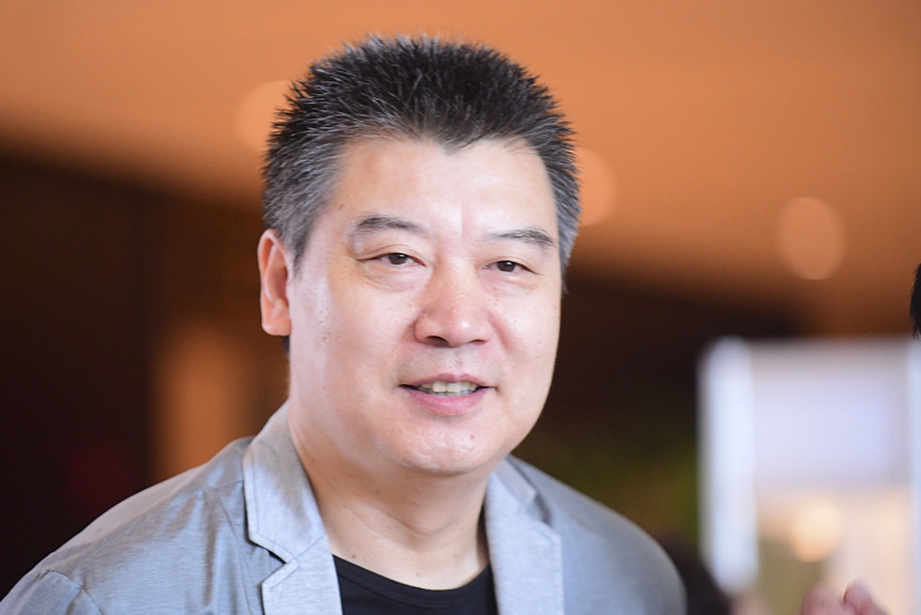 他没登上过领奖台,19岁便退役,却带出3位世界冠军徒弟