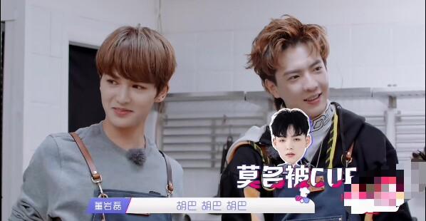 《奇妙的食光》大厂男孩夜市c位摆摊,唱跳《eiei》满满回忆杀!