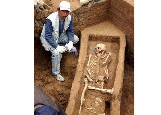 在现代,土葬被强制替换成火葬,那后人是否就无法考古了?