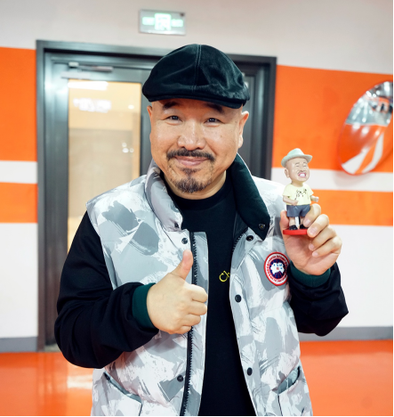 《乡爱》刘能登陆优酷跨界解说斯诺克 文体结合发挥阿里联动优势