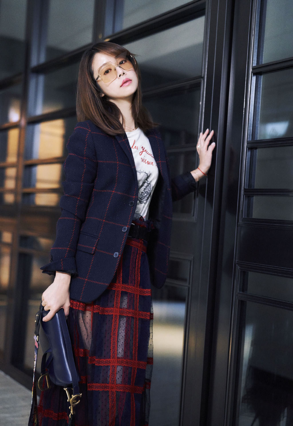 林心如格纹套装穿出170既视感,街拍还换不同首饰,真是壕气