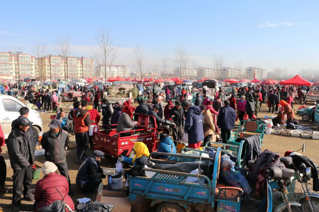 300多年历史泊里大集能买到和体验各种美食更多是乡愁