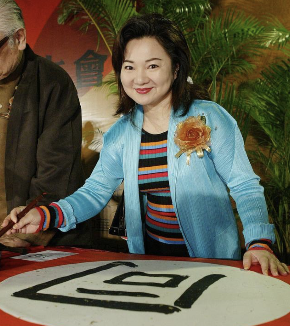 63岁白冰冰取代五月天代言高雄掀骂战40年前旧照被赞媲美周子瑜