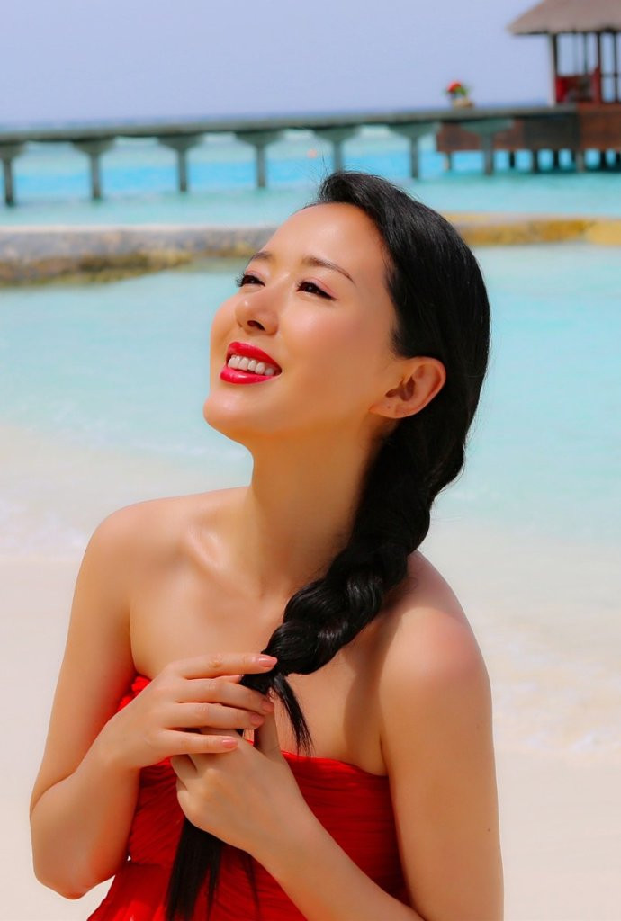 演员颜丹晨时光其实带不走我的青春