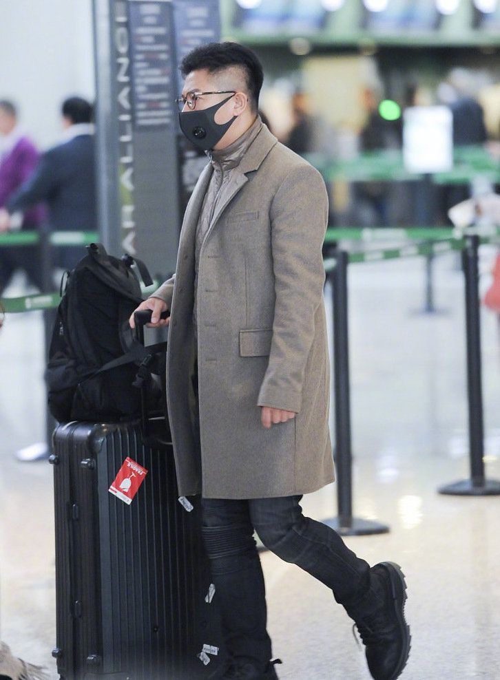陈羽凡风波后,胡海泉音乐之路还能走多远?现身机场无人搭理