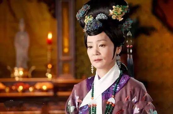 她是清朝第一个封妃的宫女,十年生六胎,生一儿子当皇帝|孝恭仁皇后