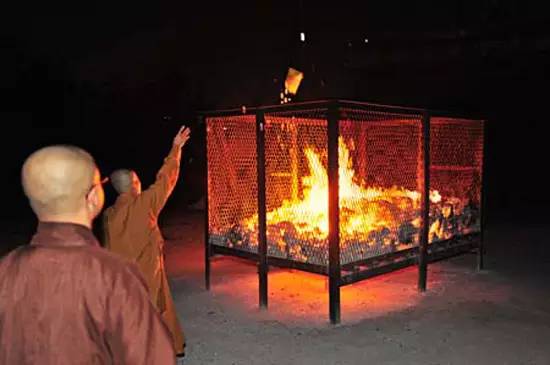 火葬场某员工的真实心声,冷酷却真实!