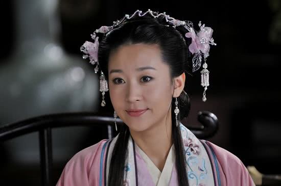 历史上的三个女将军,其中一个百岁出征,带12个女将十分厉害|佘太君