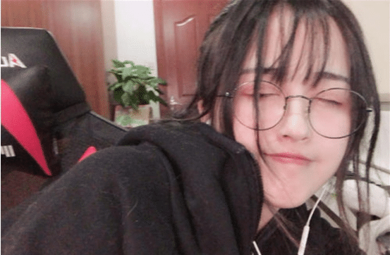 继陈冠希之后,知名网红主播菠萝赛东的硬盘丢失引网友围观