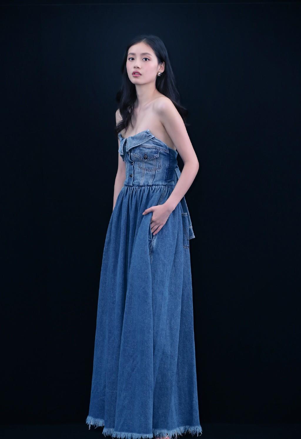 曾演《流星花园》滕唐静,今衬衫裙外罩"渔网",看得真想抠下来