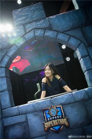 炉石传说:斗鱼雪妍被台风困在便利店?网友:粉碎之腿对阵山竹!