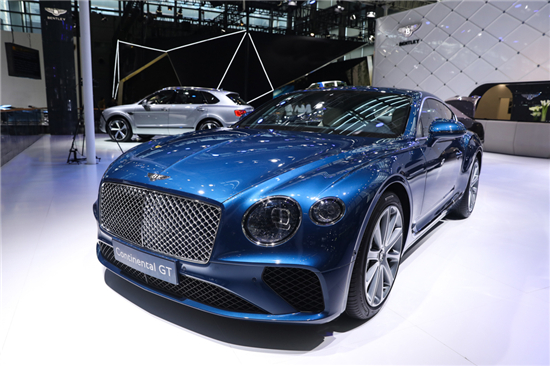 宾利全系车型亮相深港澳车展 添越Bentayga V8首秀