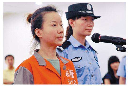 他因上春晚走红,曾把娇妻亲手送进监狱?如今49岁落魄无人识!