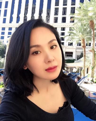 看完程莉莎年轻时照片,终于明白郭晓冬为什么把她藏在家里11年!