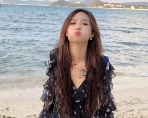 26岁却无奈退役,前胸纹身超级美|石一童|女篮|纹身_新浪新闻