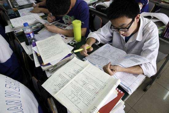 为什么做数学题时,自己想不出来,看答案解析却都能看懂?