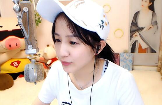 当时文儿的唱歌,喊麦,直播间气氛,根本就是毒品!进去就出不来了!