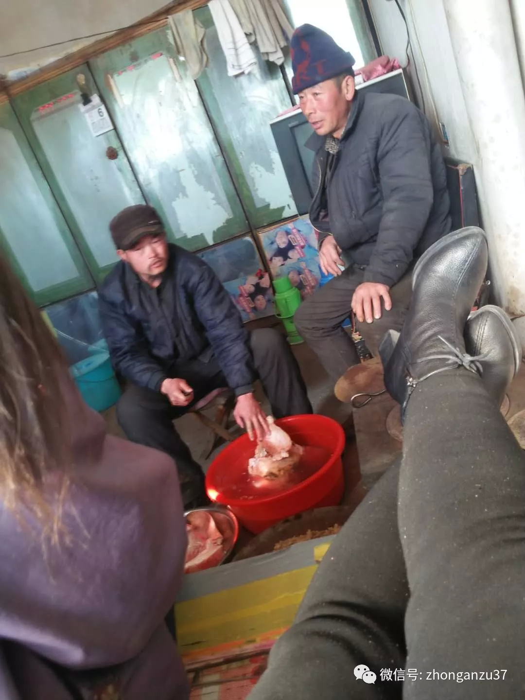 王力辉不与任何人说话,更不肯说自己的名字,村里人只知道他是九子家的