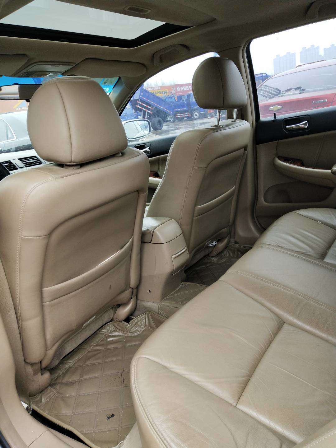 06年的本田雅阁,车商还想卖4万,是不是太坑了?