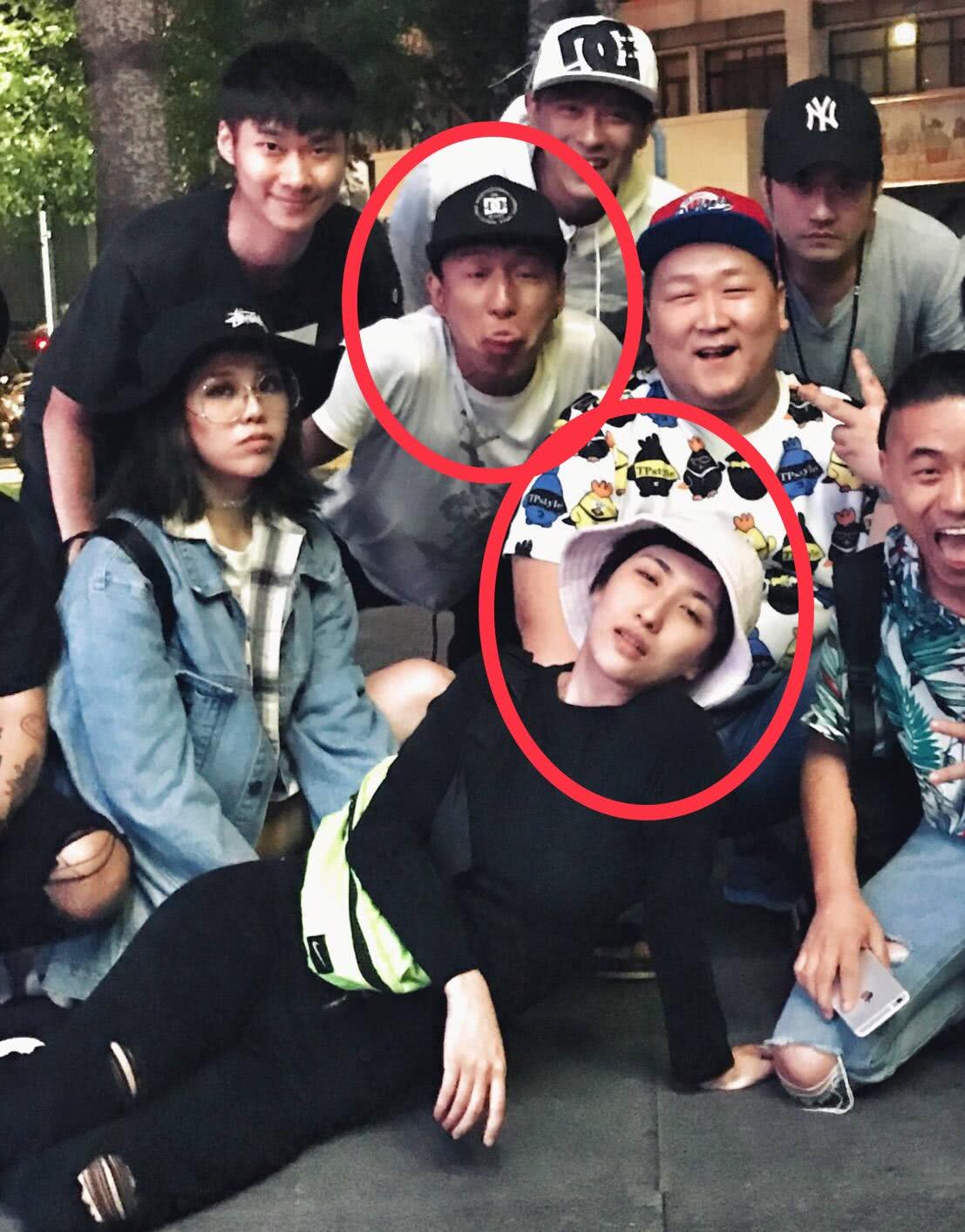 陈羽凡带儿子元宝与女友何时珍戏水合照曝光 关系亲近相处融洽