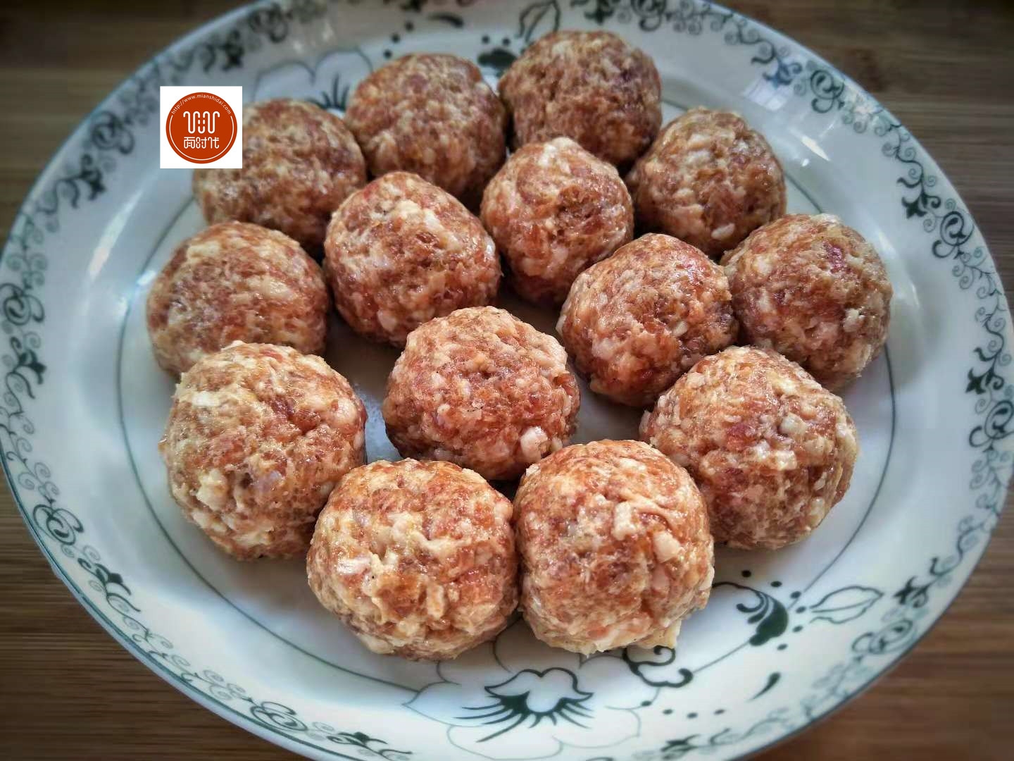 儿子最馋吃这菜,不煎不炸做法简单,营养健康,补钙又强身9,做好的肉丸