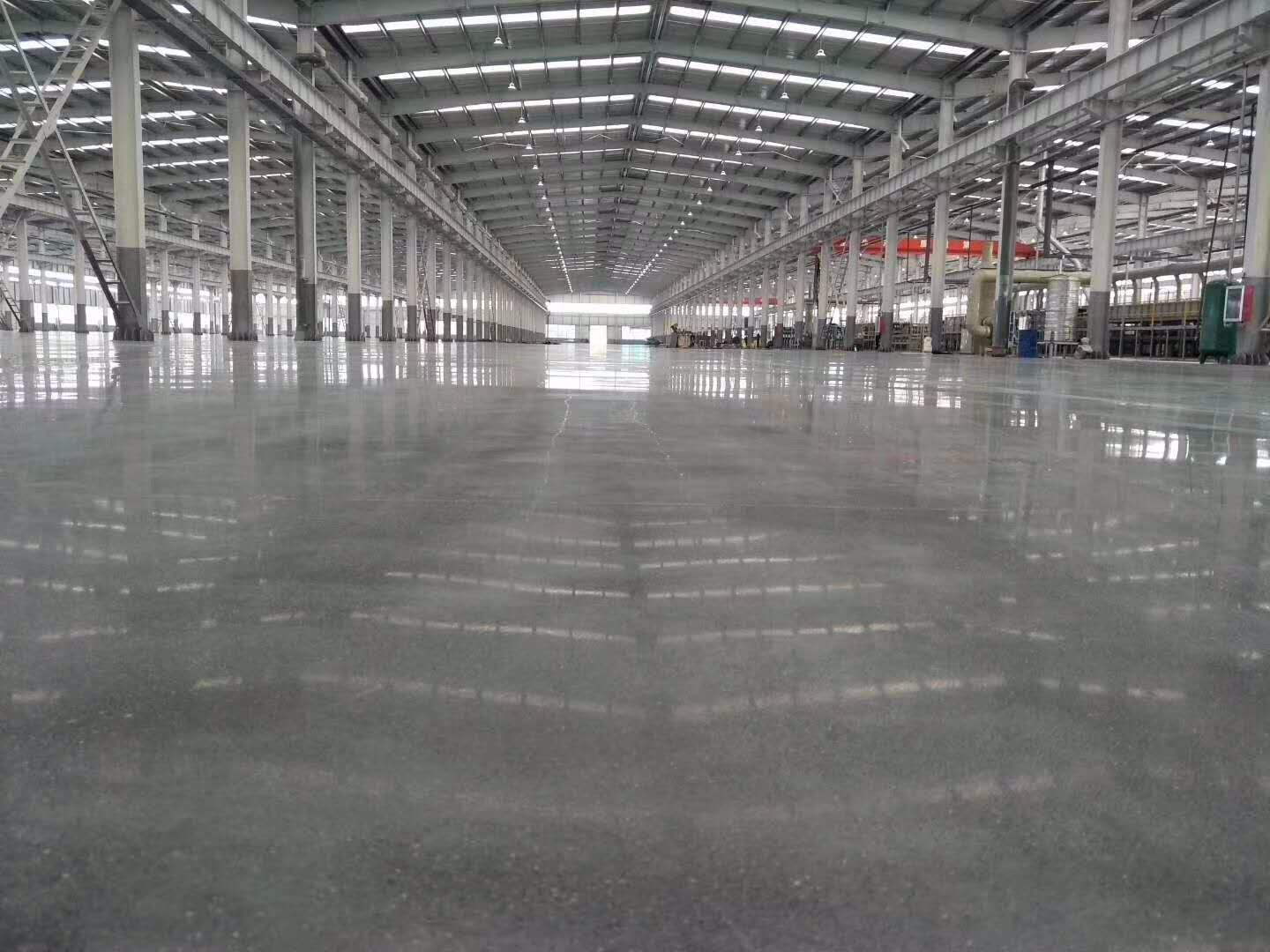 金刚砂耐磨地坪粉化原因以及预防措施