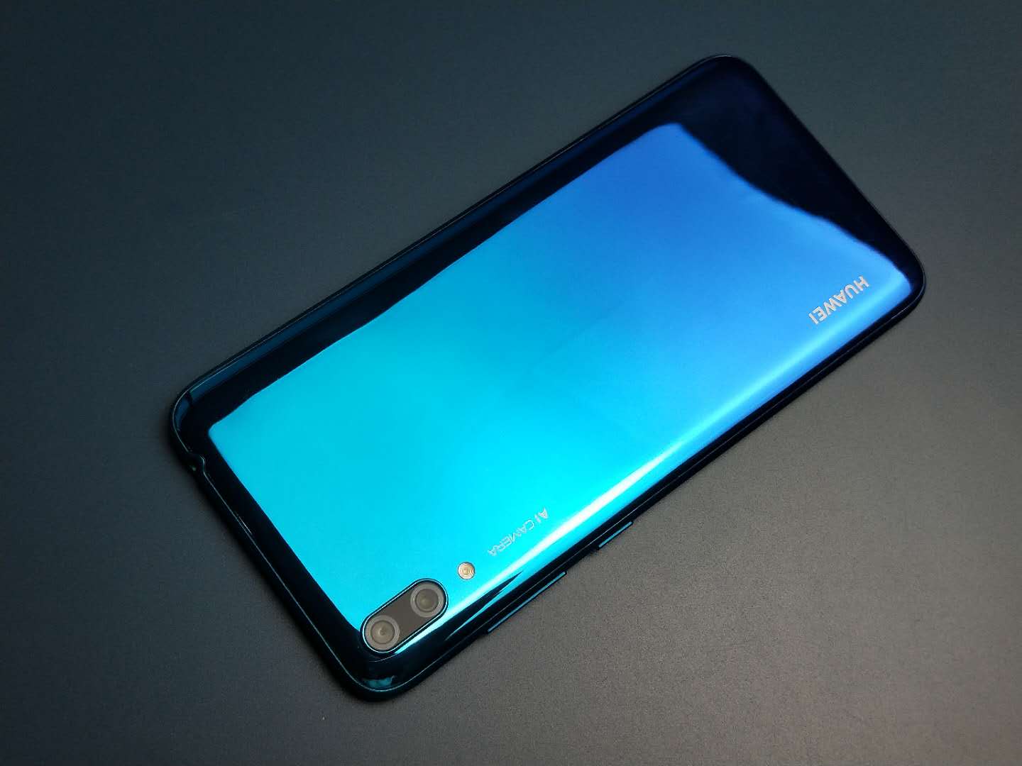 将大屏进行到底华为畅享9携626英寸珍珠屏炫彩发布