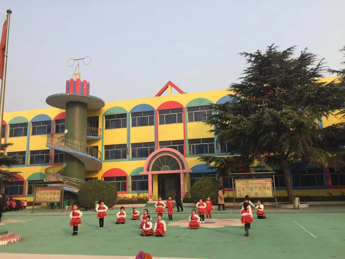 80后宝爸参加儿子幼儿园活动,回来直乐,原因让人深思