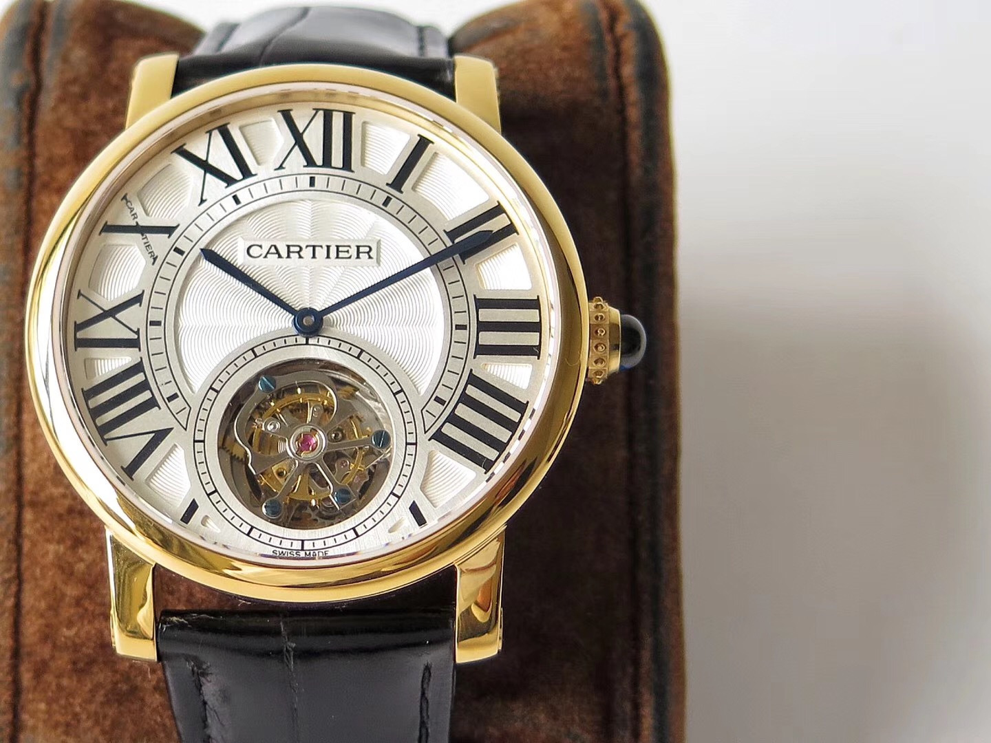 搜索siri说表卡地亚rotondev2版真陀飞轮腕表