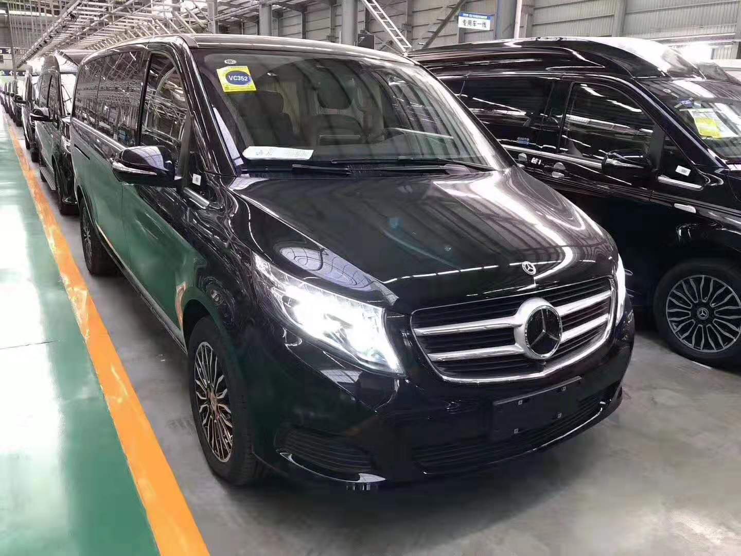 不低调的奔驰v260,顶不住的舒适豪华,六座商务舱