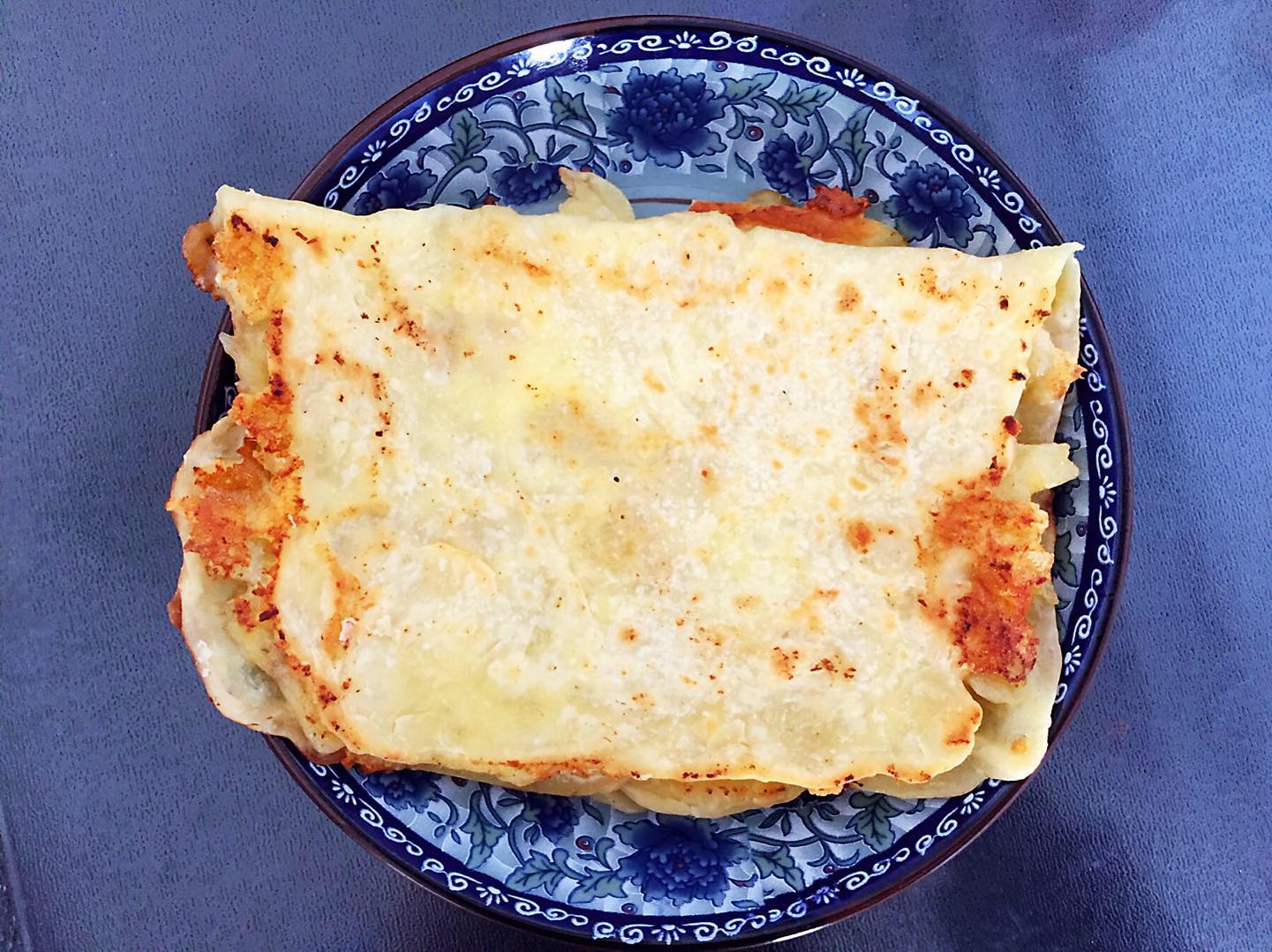 外酥里嫩的香蕉芝士薄饼,喜欢甜食的朋友不妨试一下