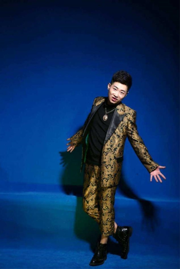 九天给师傅舞帝利哥及同门开专场,网友直言:利益面前人都变了